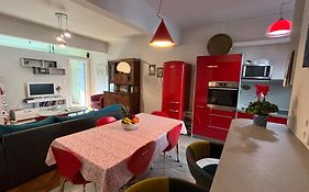 Top Central Place With 2 Bedrooms In Sofia